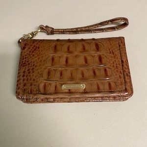 Brahmin wristlet